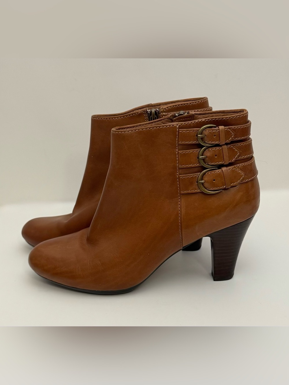 Clarks Artisan Leather Ankle Boots Tan Brown Booties‎ Size 9